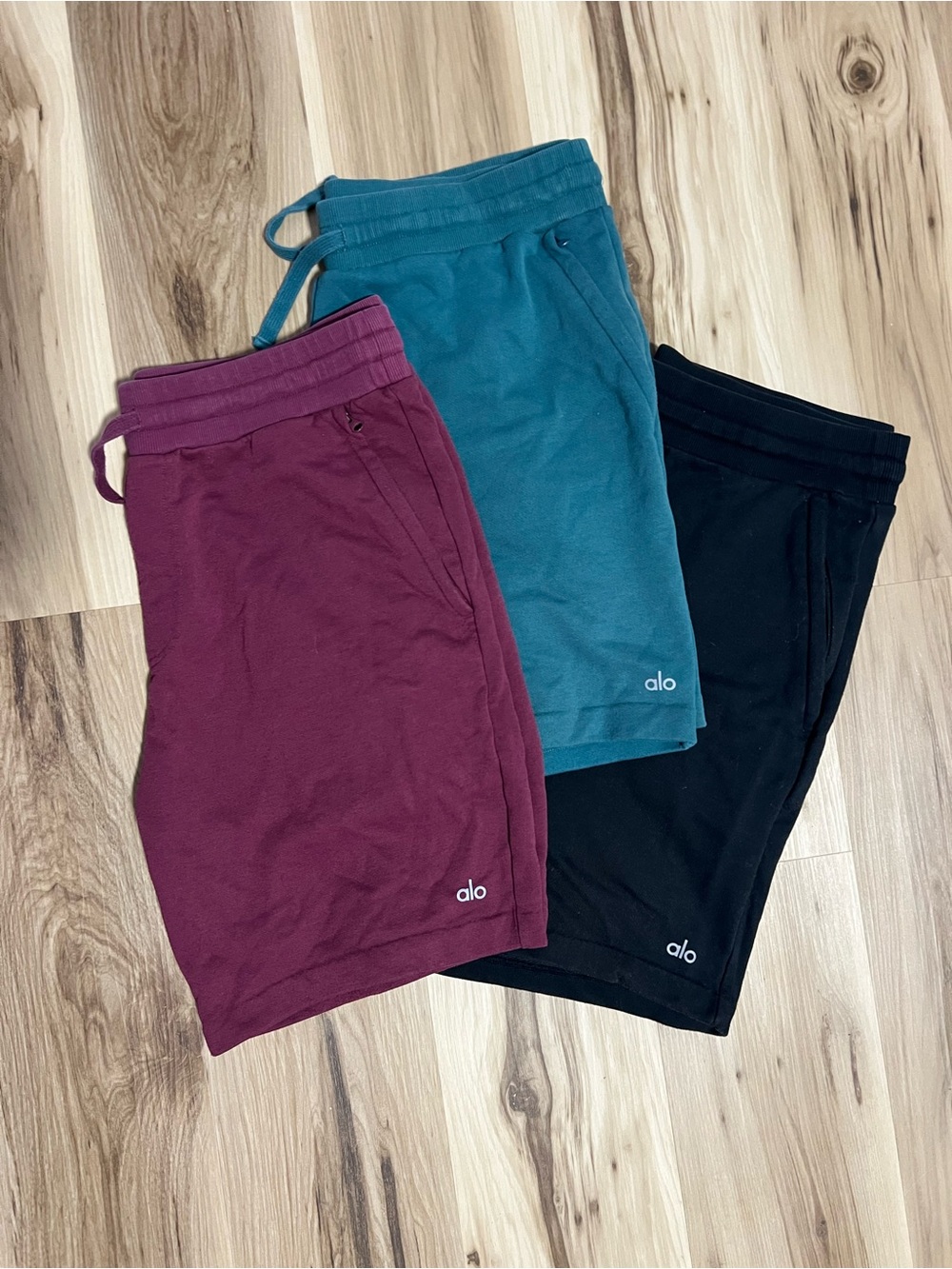 ALO Yoga Chill Short - Lot of 3 Burgundy, Green, Black